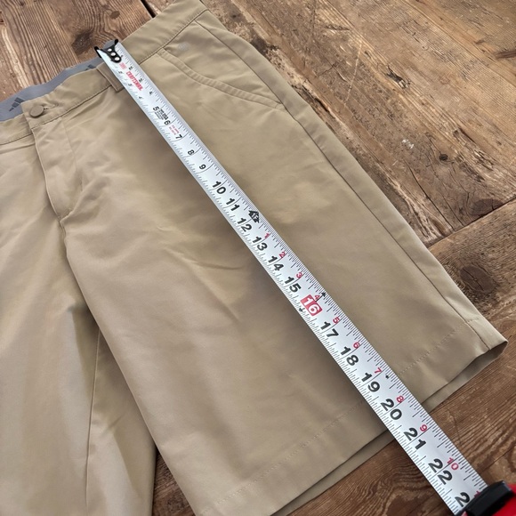 Adidas Ultimate365 8-Inch Hemp Khaki Golf Shorts HR7951
Men’s 32 - Picture 3 of 11